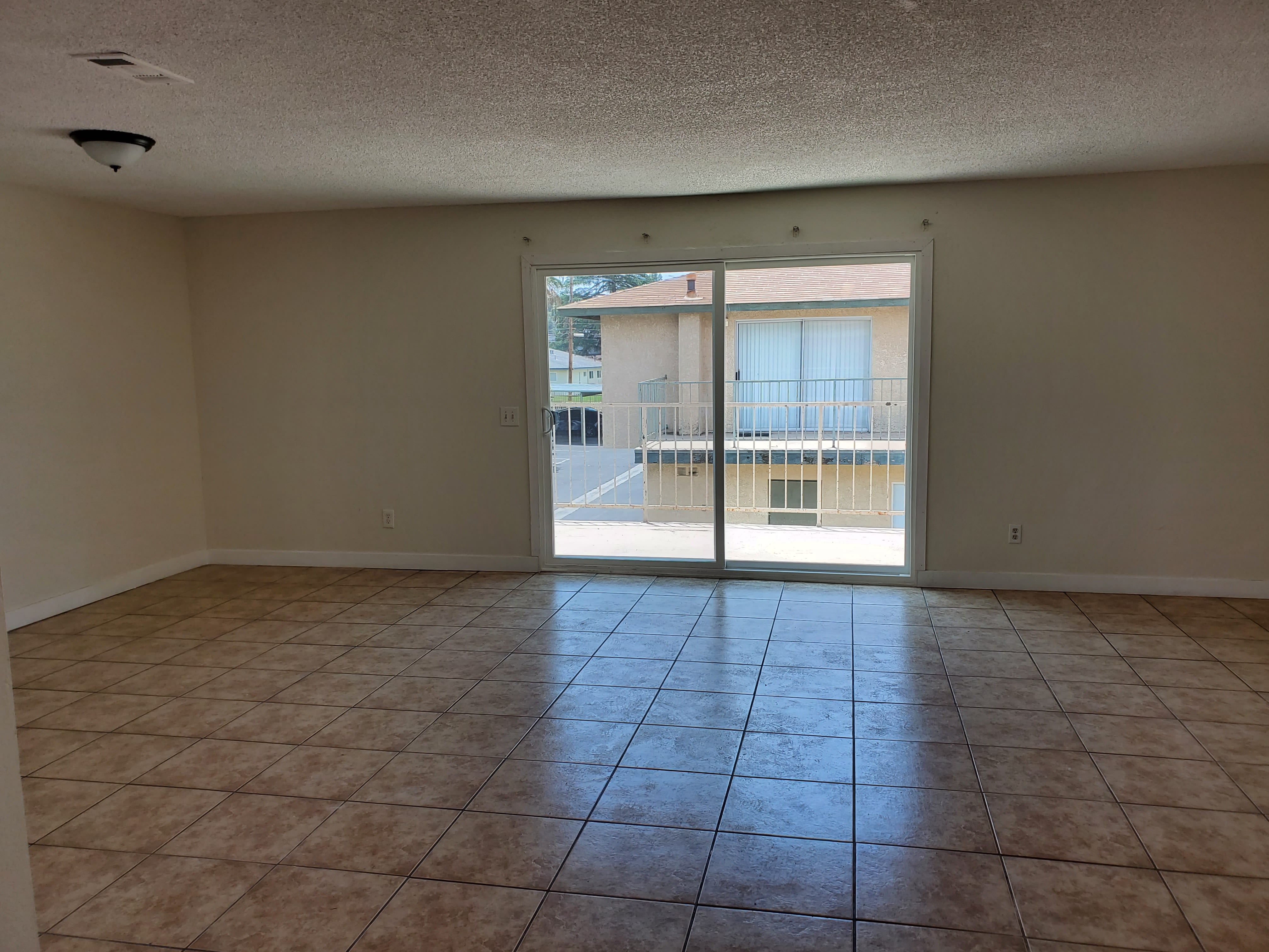 1116 Oxford Drive – photo 3