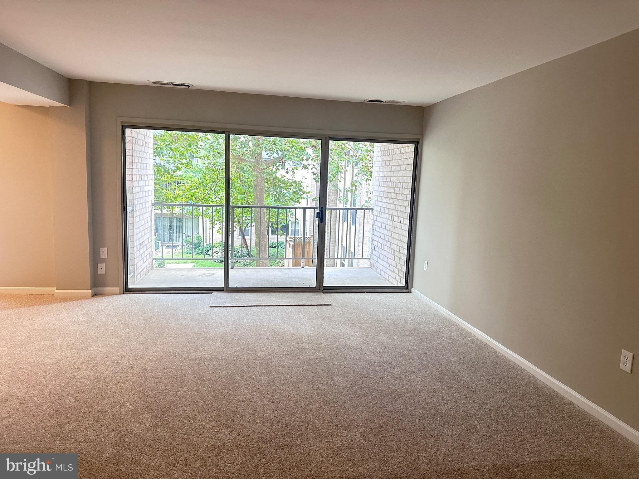 19 CANTERBURY Square – photo 3
