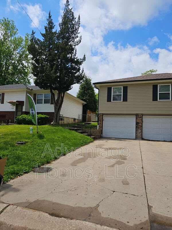 3212 N 68th St – photo 1