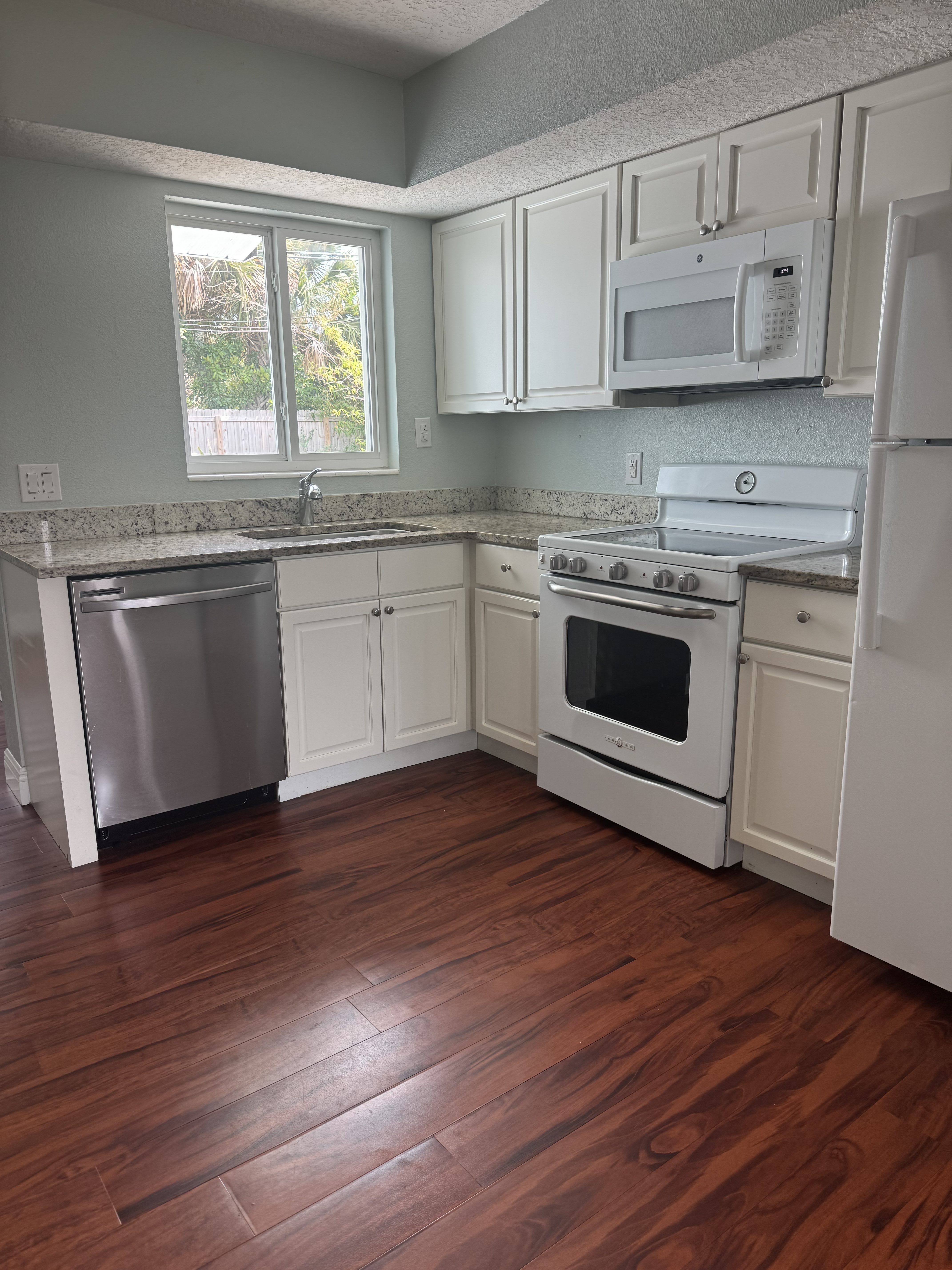 204 Cassia Blvd – photo 3