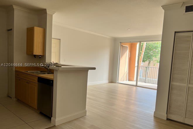 6841 SW 44th St – photo 2