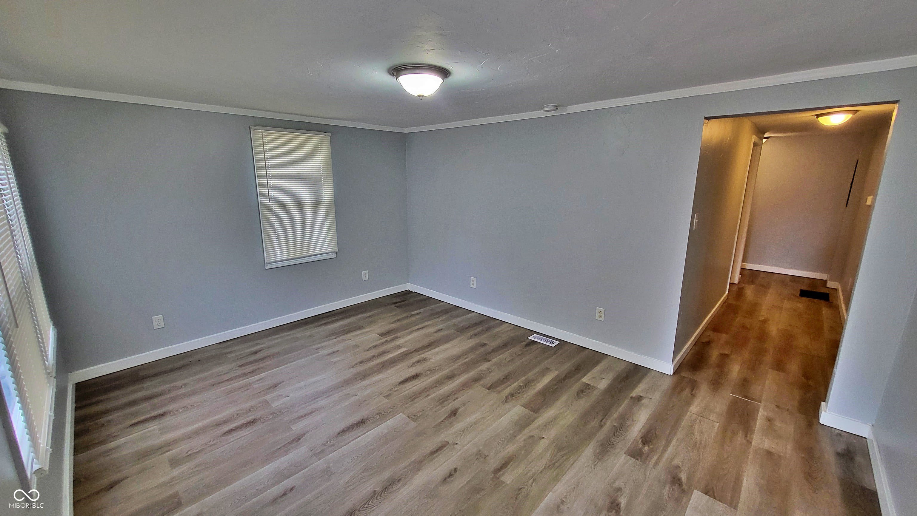 332 W 6Th Street – photo 3