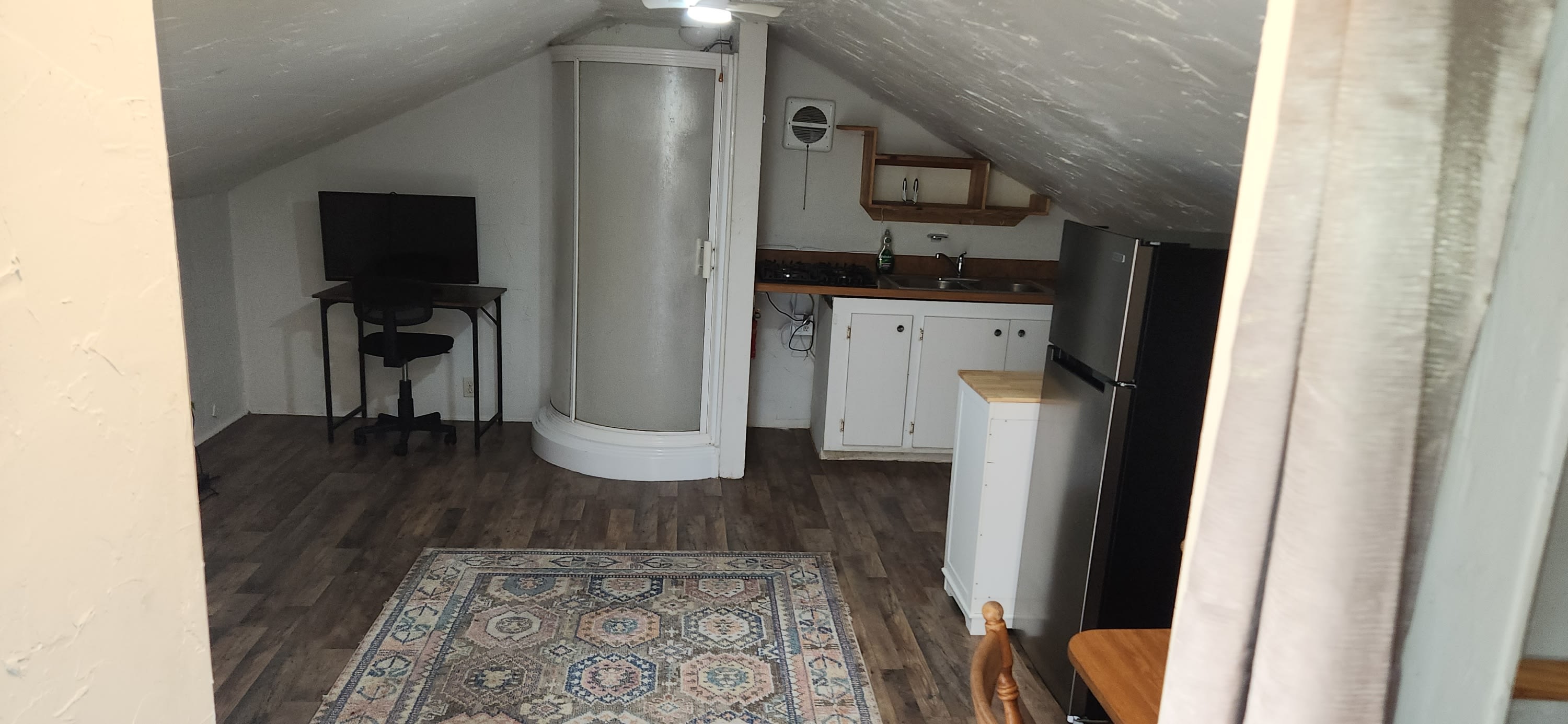 110 #B Ross Road – photo 3
