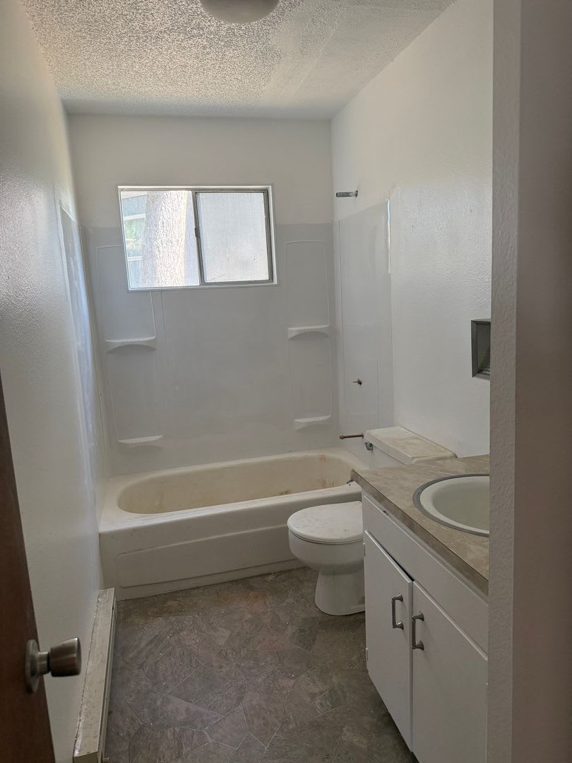 1430 NW Deane – photo 4