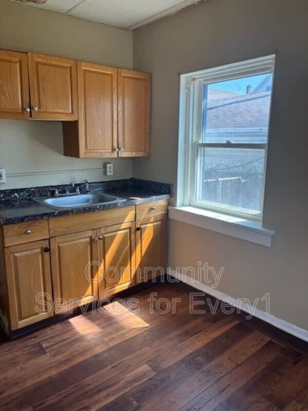 2425 Delaware Avenue – photo 2