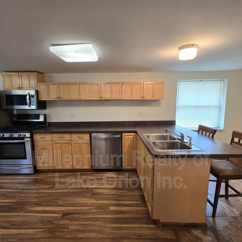 201 W New York Ave – photo 2