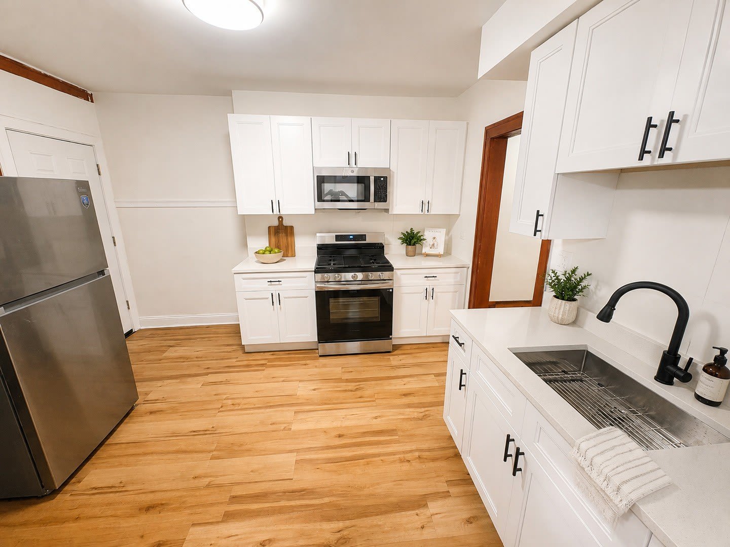 6807 S Artesian Avenue – photo 5