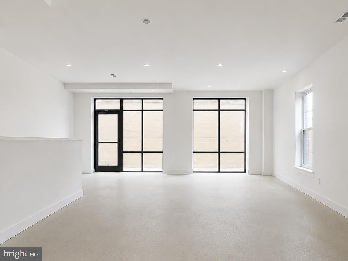 5222 CHESTER Avenue – photo 2