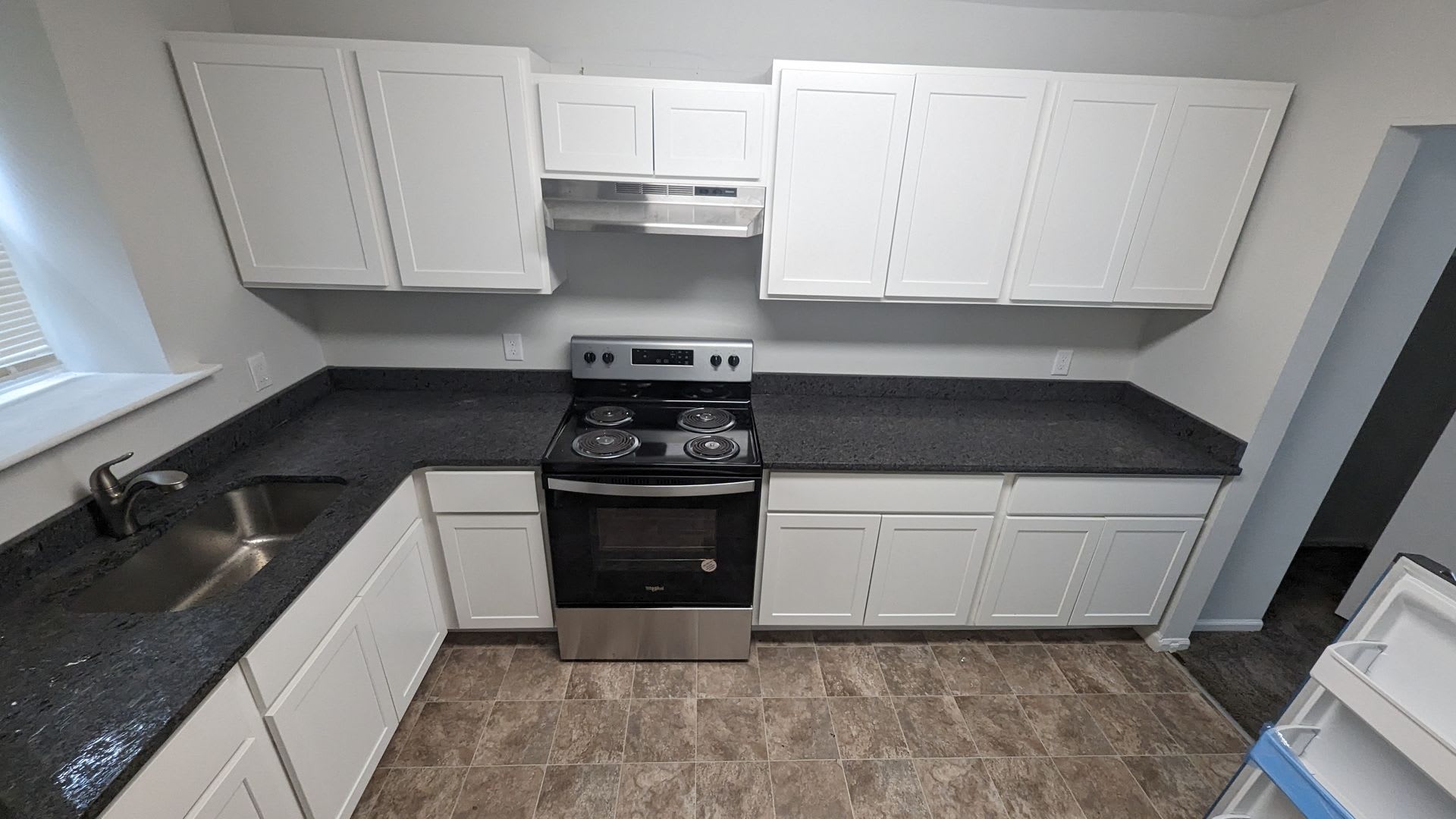 3 Bedroom Apartment With Multiple Floor Living – photo 1