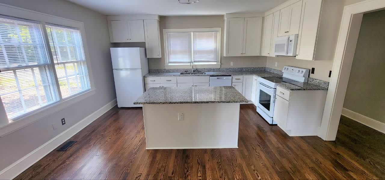 402 West Academy Street – photo 4