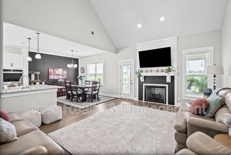 538 Fieldview Wy – photo 4