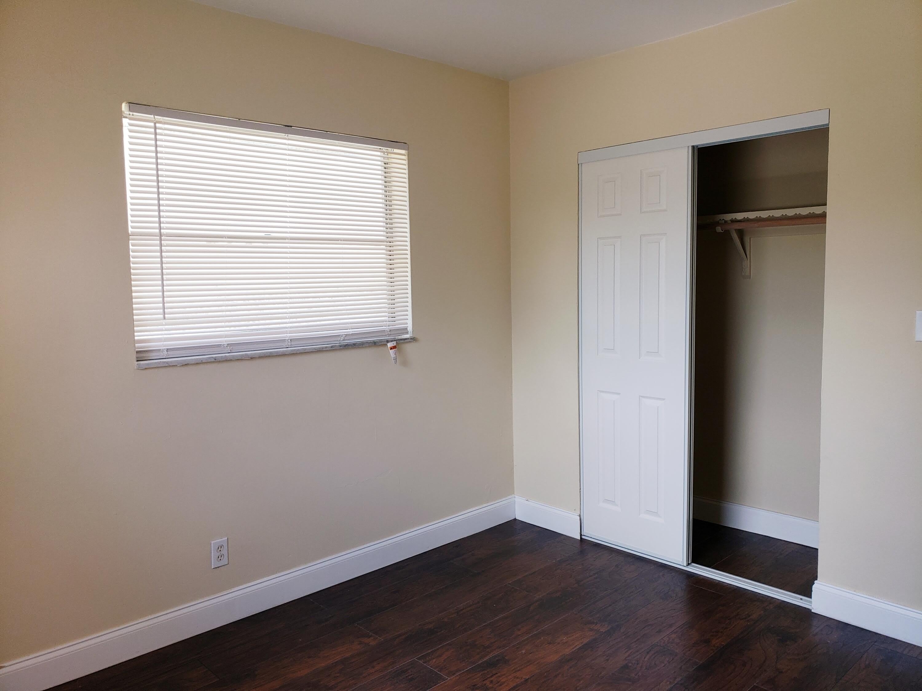 190 NE 40th Street – photo 5