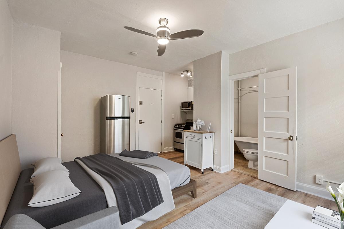 1671 Washington – photo 2