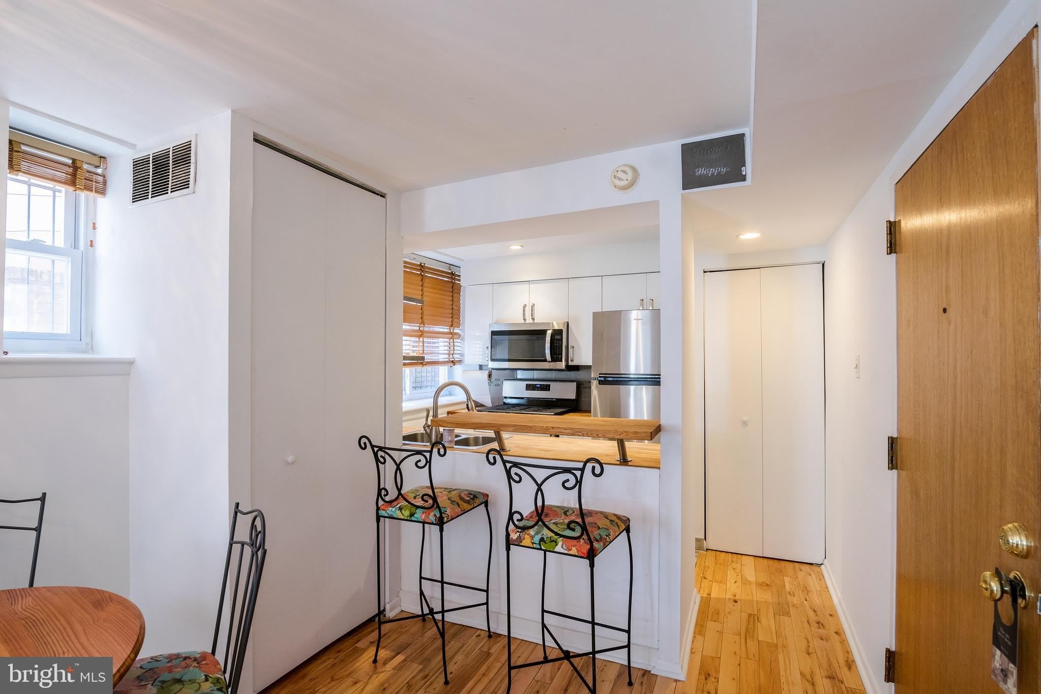 1137 PINE Street – photo 1