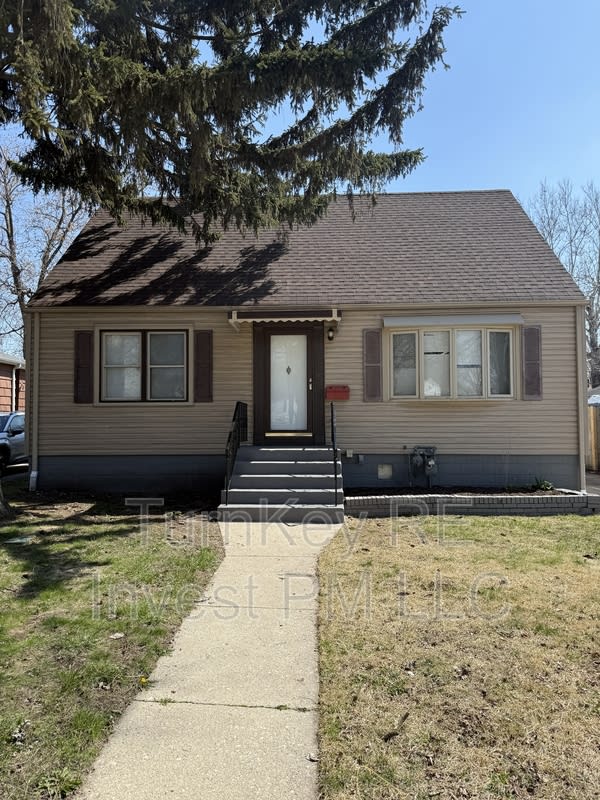18343 Oakwood Avenue – photo 1