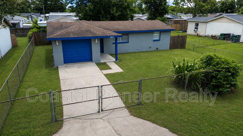 8819 W Robson St – photo 1