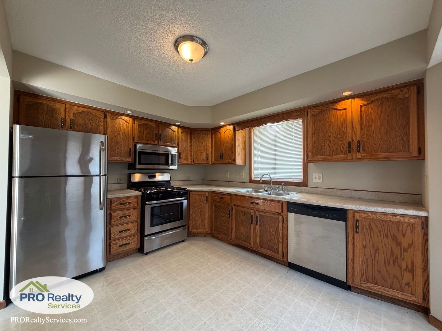 3 Bedroom Home In Shoreview – photo 5