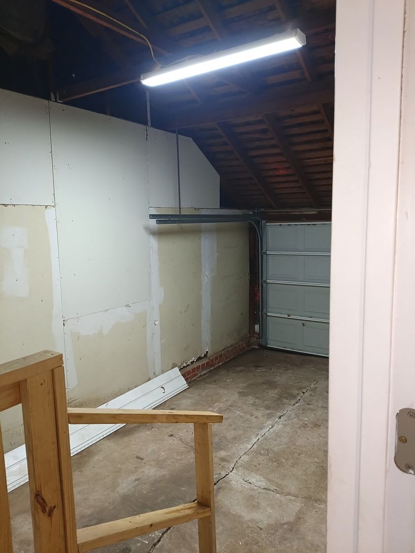 Cute 2 Bedroom Home For Rent – photo 3