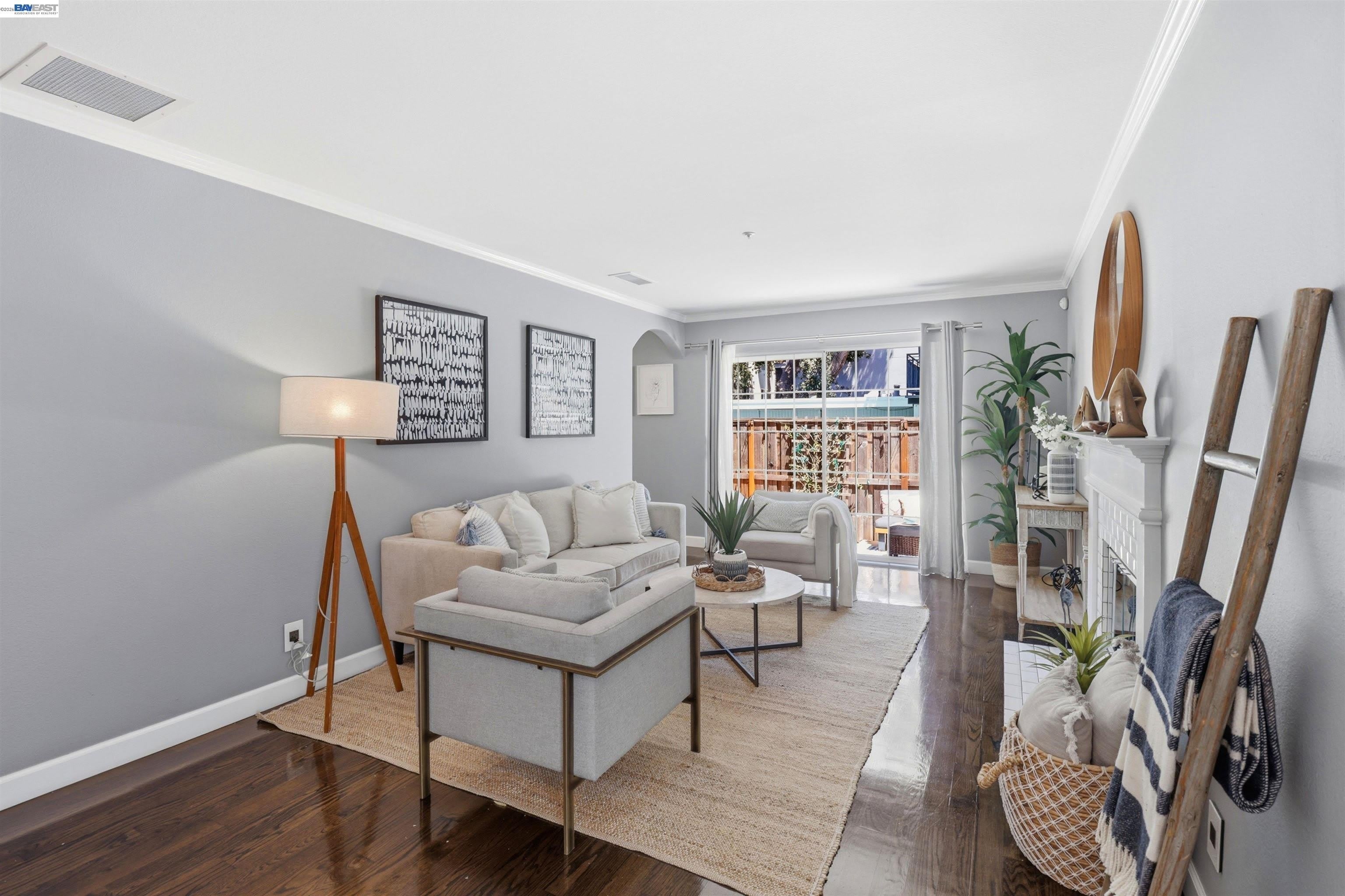 1569 Oxford St – photo 2