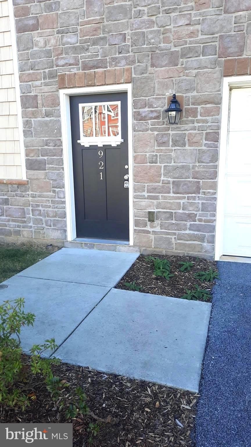 921 Admirals Quay Drive – photo 2
