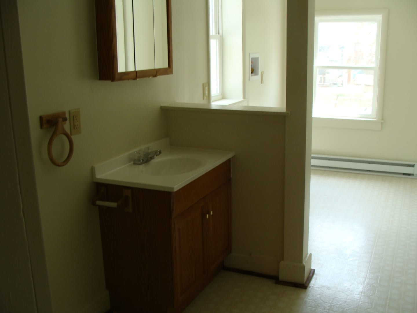 Pet Friendly 3 Bedroom House Near Revs Stadium – photo 2