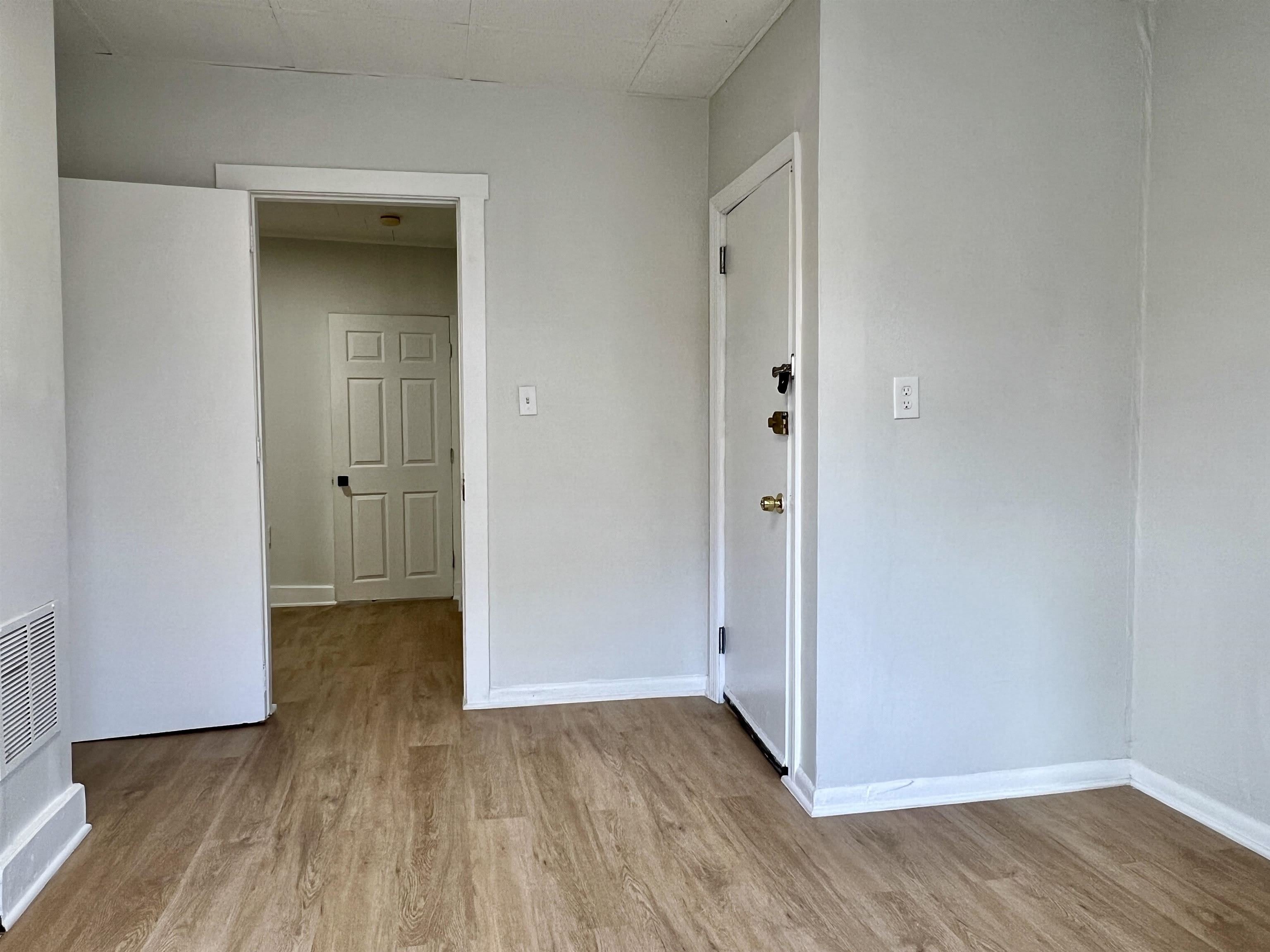 298 NEWARK AVE – photo 5