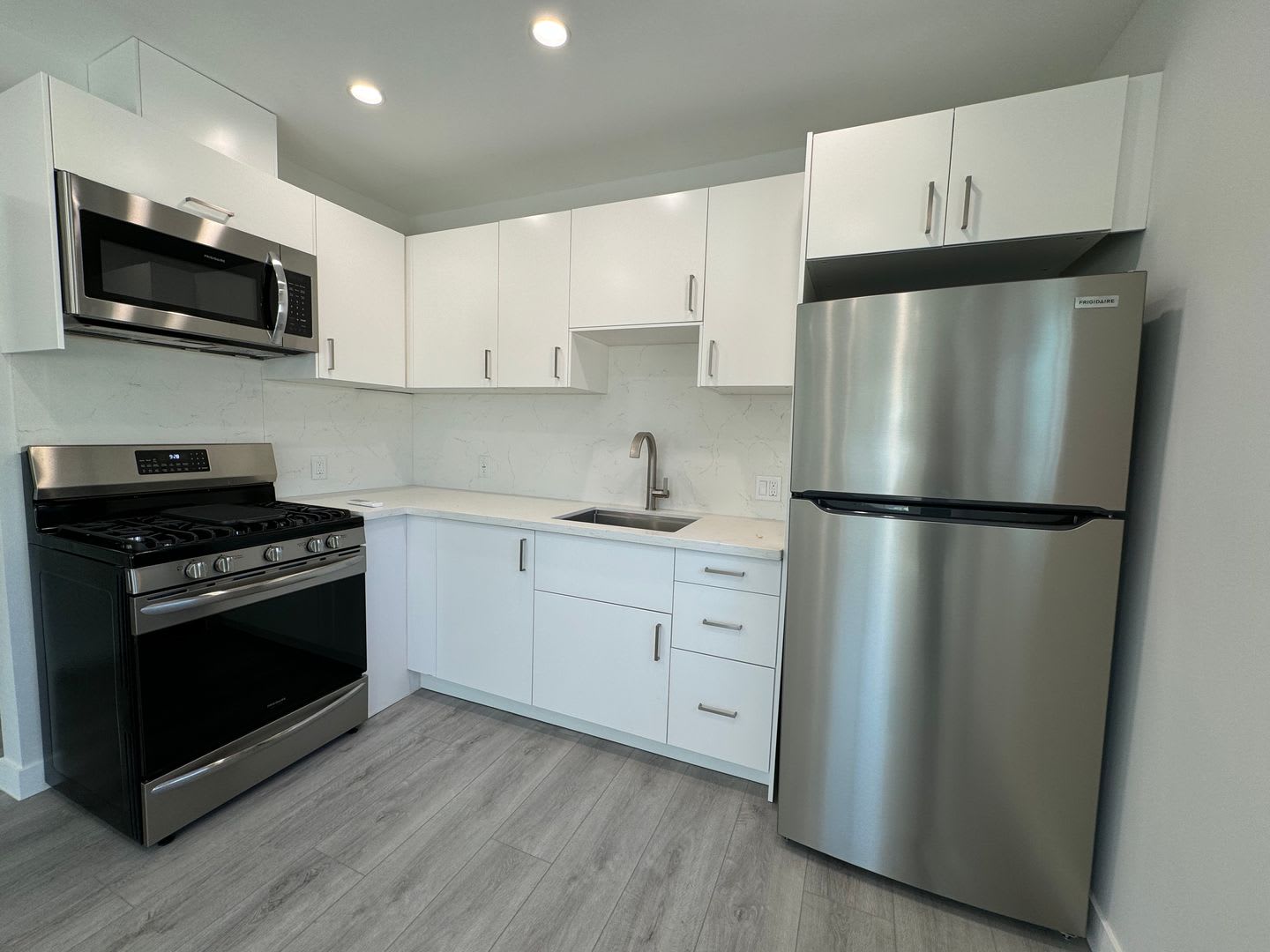 All New 1 bedroom 1 bath ADU with a Private Yard Ready to move in – photo 1