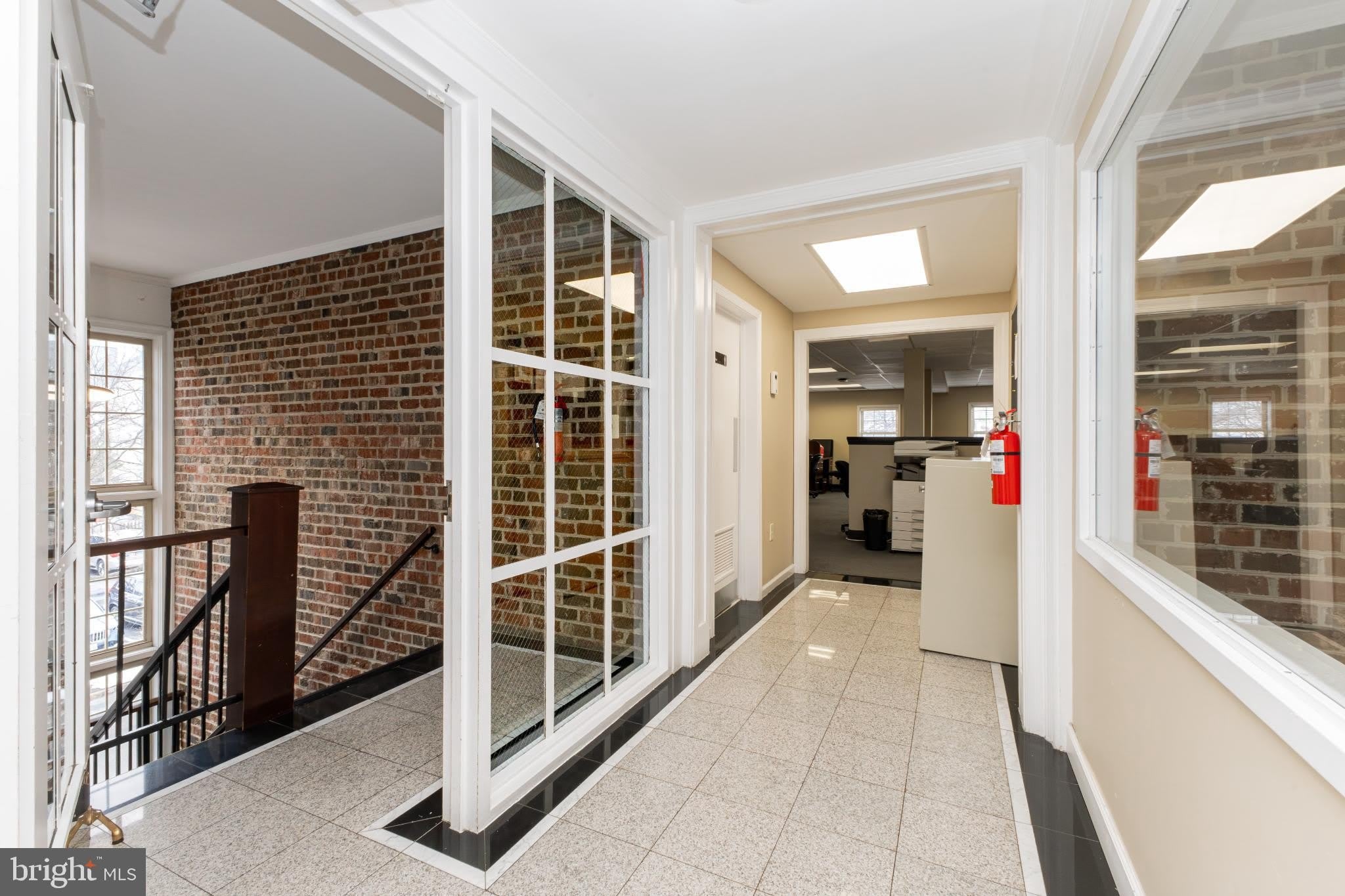 156 MAPLE Avenue E – photo 2