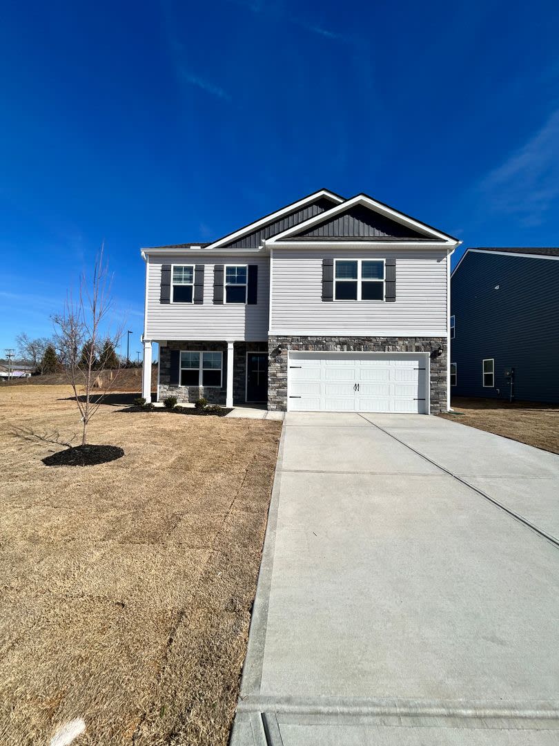 Located In Hixson Middle Valley 3 Beds 2 5 Baths Loft Home Office And 2 Car Garage – photo 2