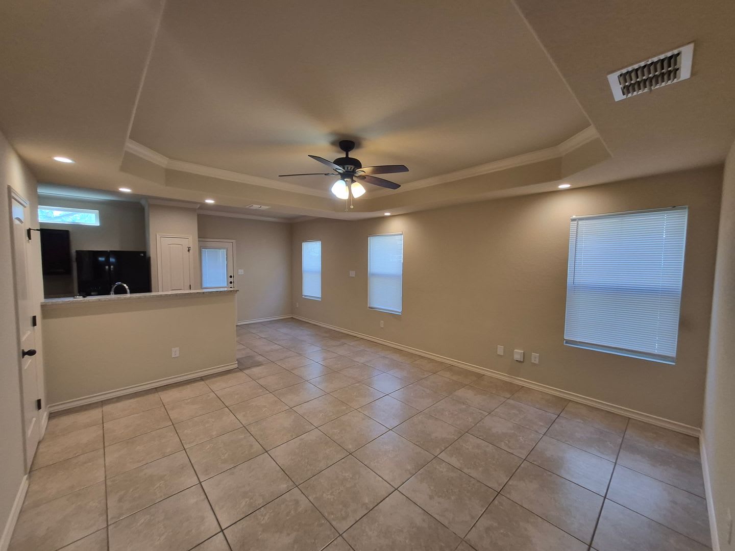 7042 Lakeview Dr 102 San Antonio Tx 78244 – photo 2