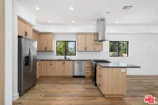 5806 Kester Avenue – photo 4