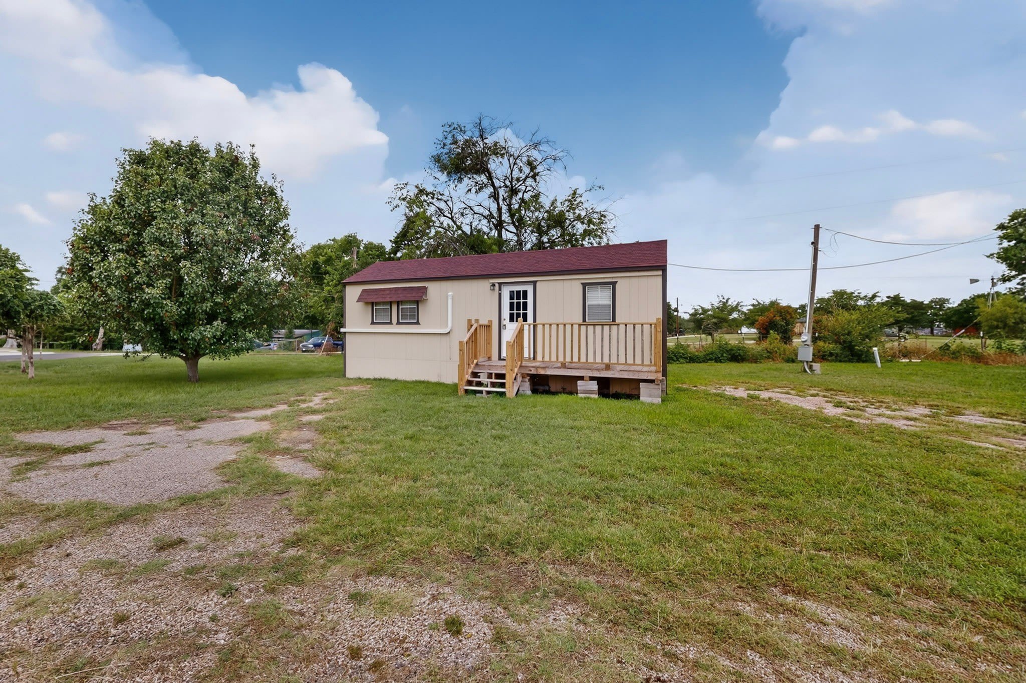 1661 E 2nd Street – photo 2
