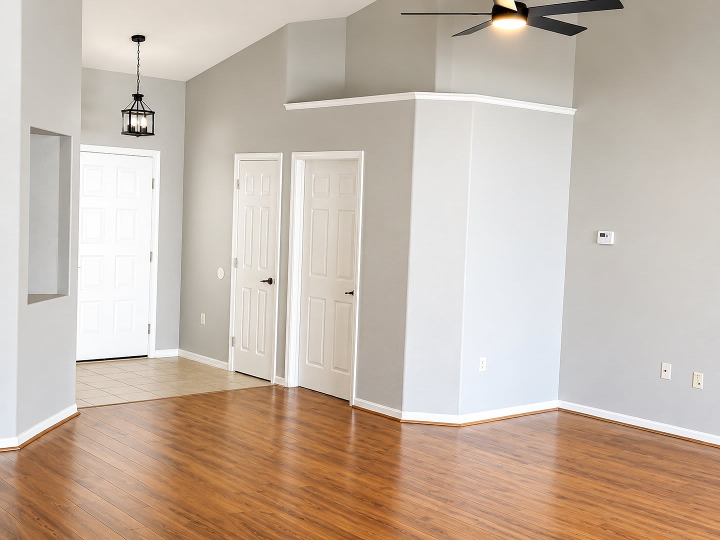 Beautifully Renovated Home with New Kitchen & Fenced Backyard in Ocala – photo 3