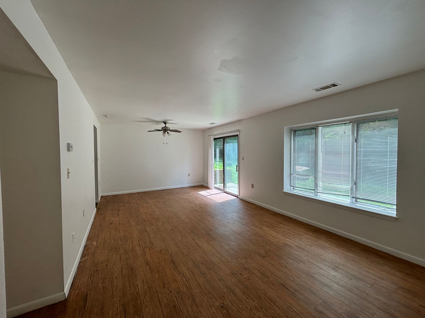 3 Bedroom 2 5 Bath Townhouse – photo 3