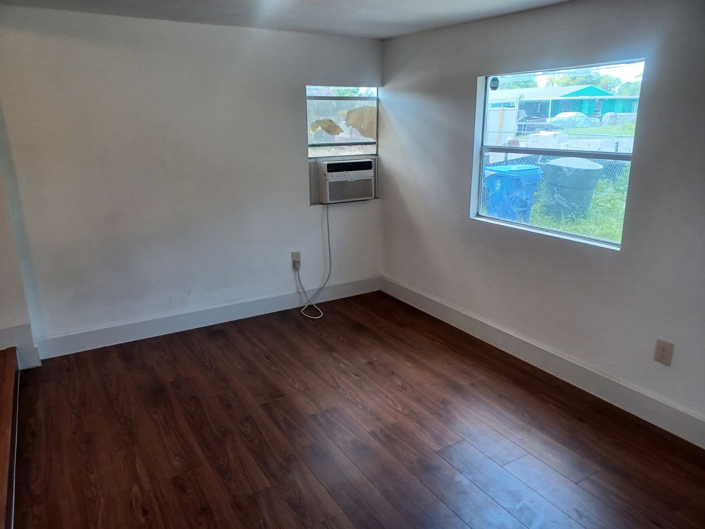 500 Off First Months Rent Coming Soon Remodeled 3 Bedroom 1 Bathroom Large Fenced Yard – photo 5