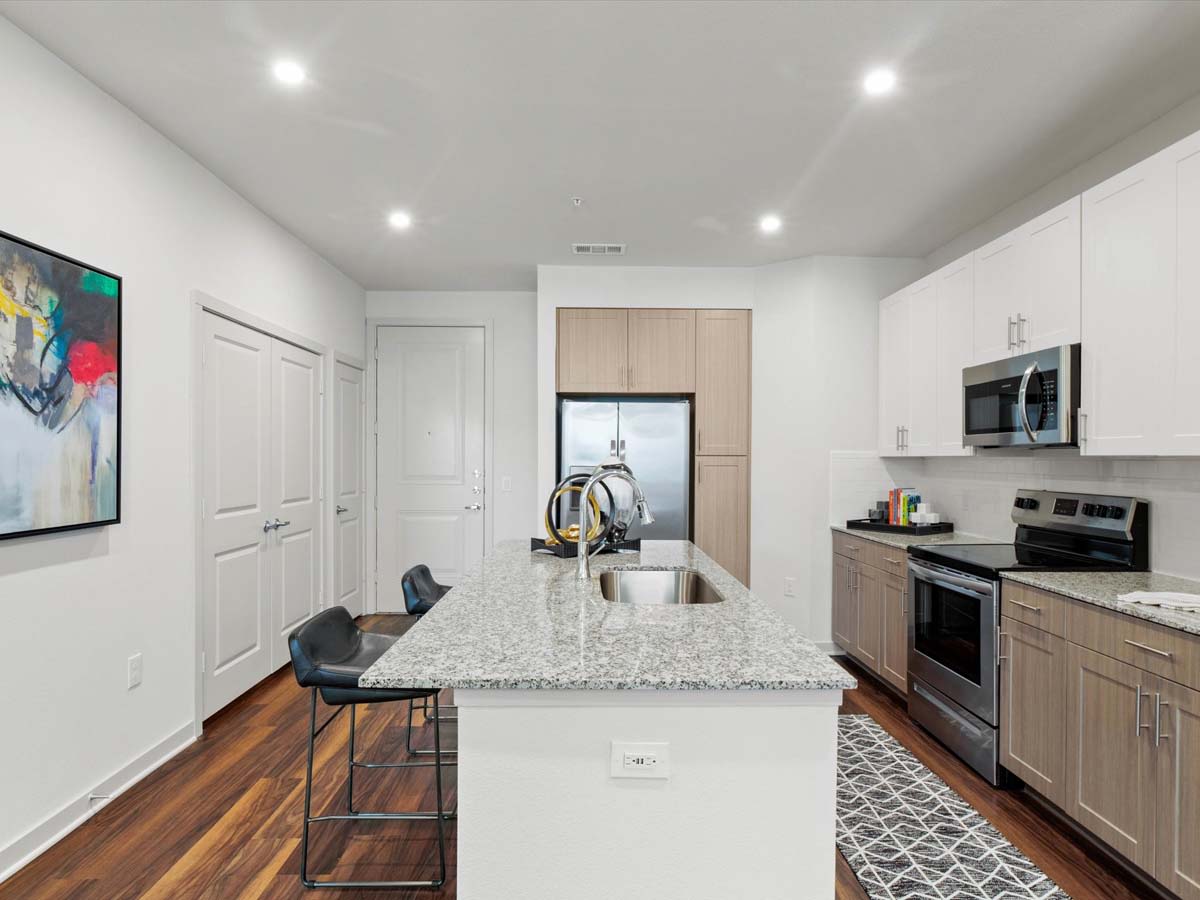 32Hundred Windsor – photo 2