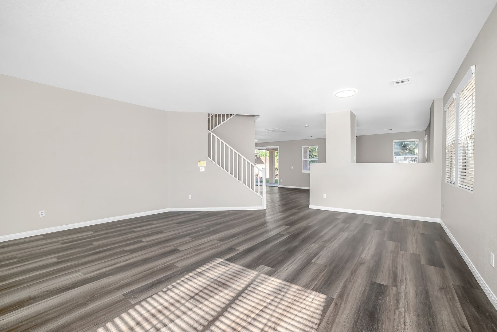 IMMACULATE 4 BED – photo 4