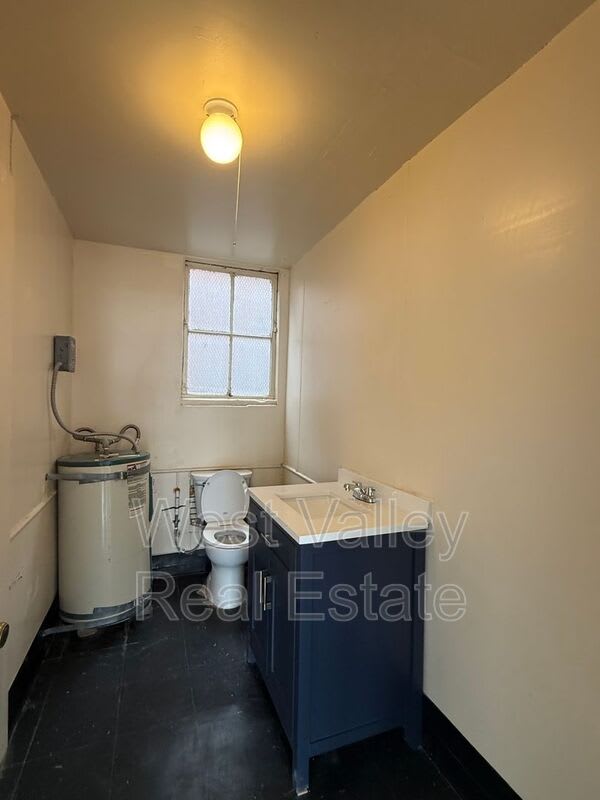 520 Center Street – photo 5