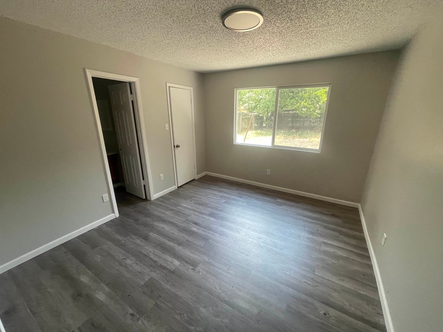 Spacious 5 Bedroom Home In A Great Neighborhood – photo 4