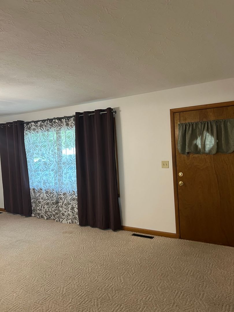 3 Bedroom Home Near Mercy Hospital – photo 3