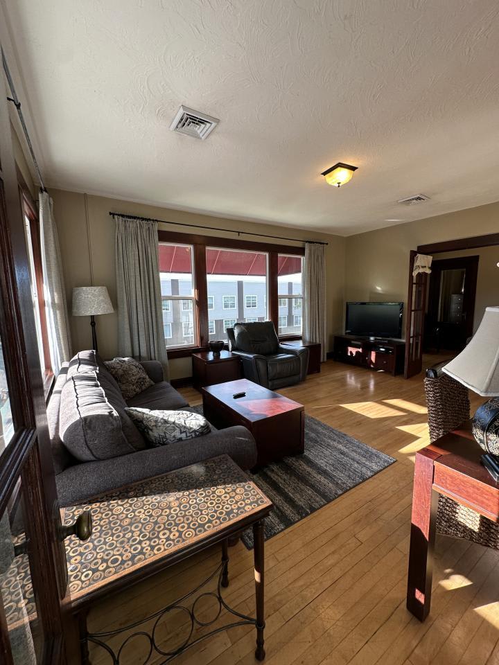 2403 2nd Avenue N – photo 3