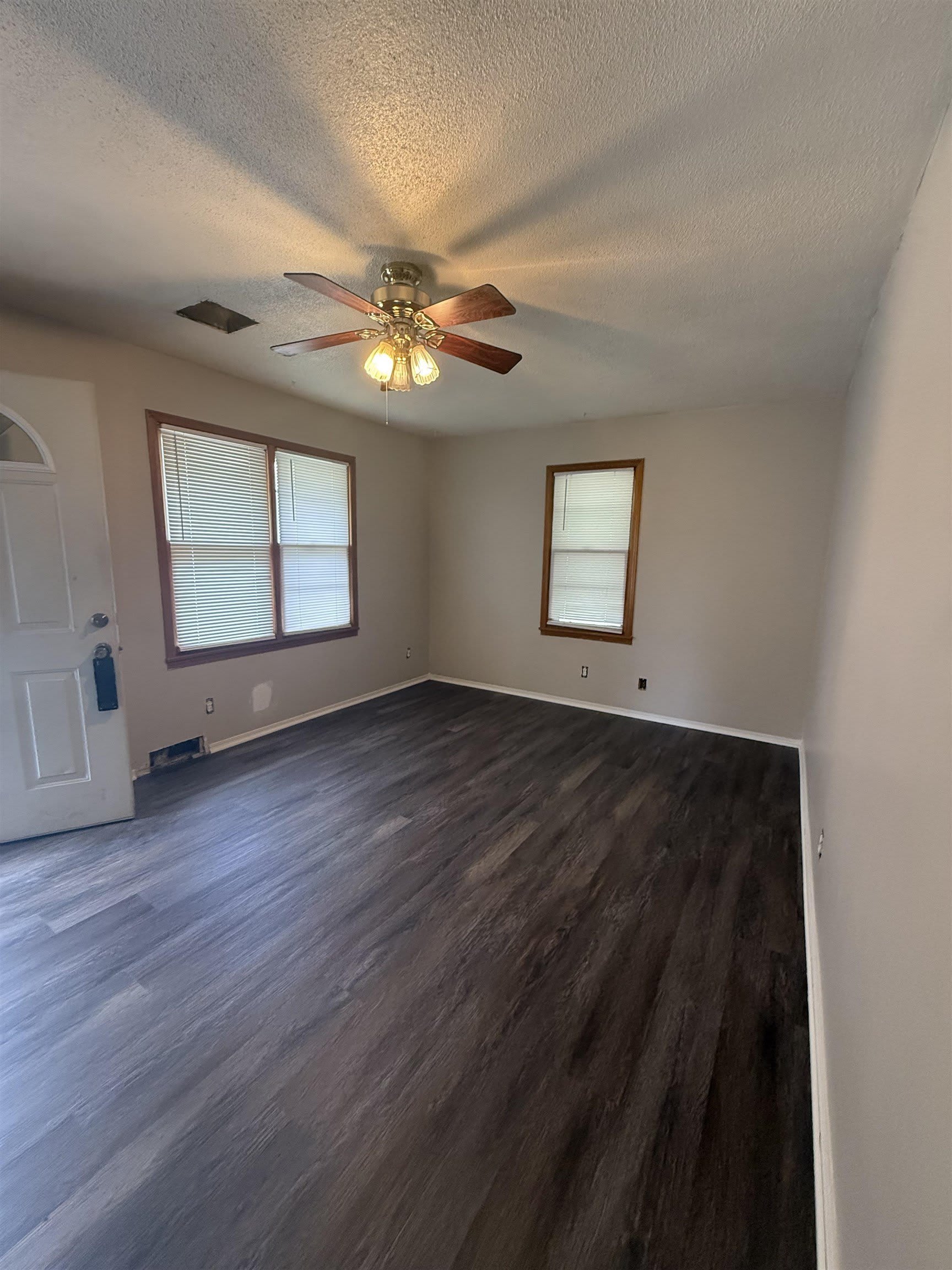 3150 W Mentor – photo 3