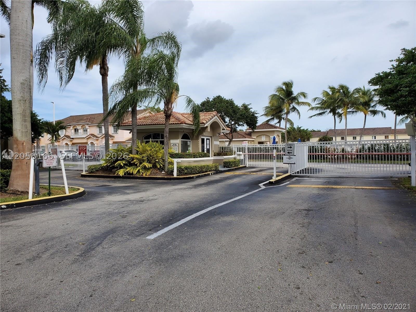 14367 SW 120th Ct – photo 2