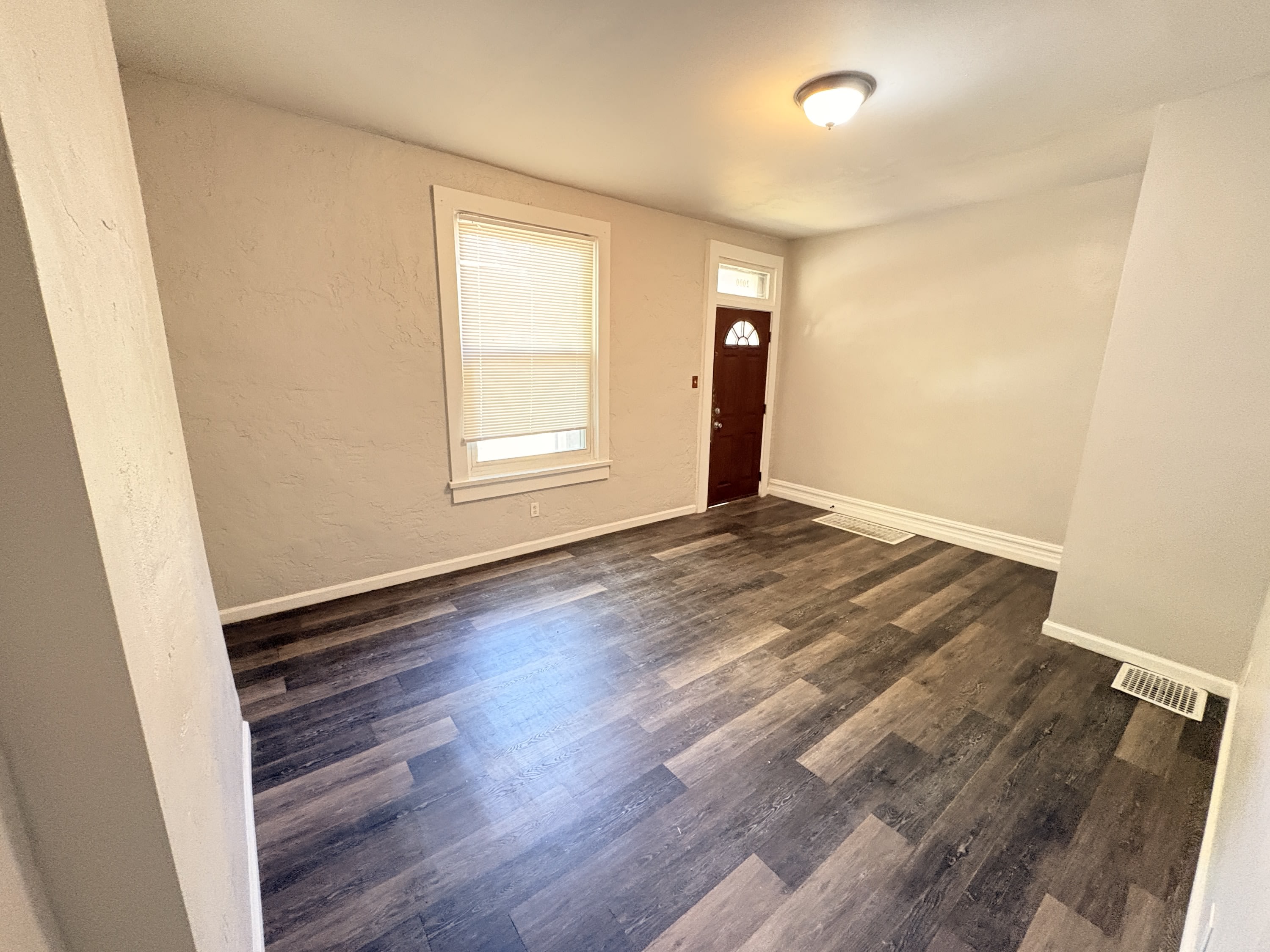 2000 Kraft St. – photo 4