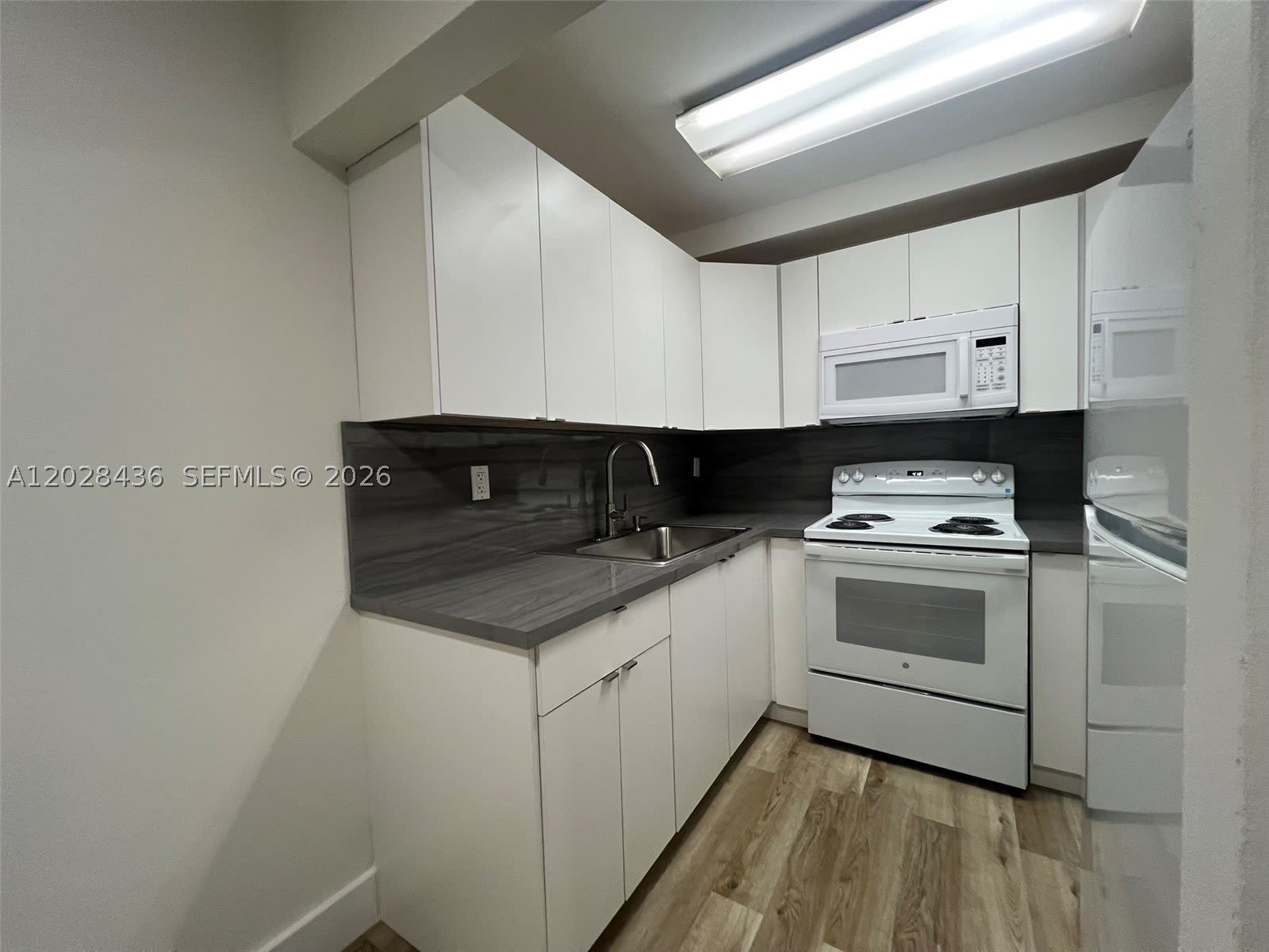 5644 W 25th Ct – photo 4