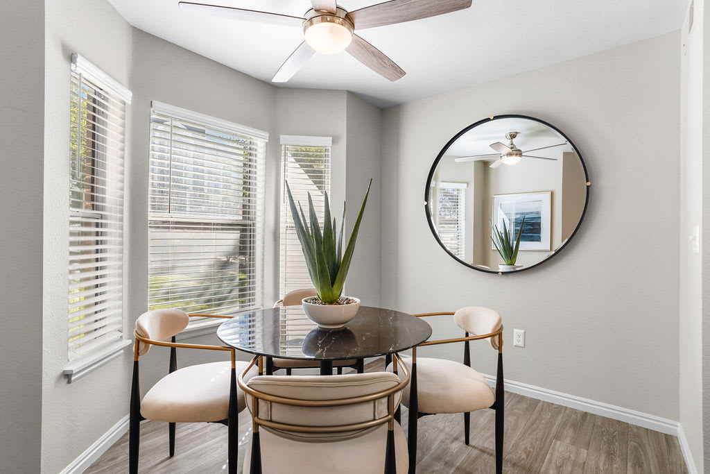 Remington Apartments – photo 4