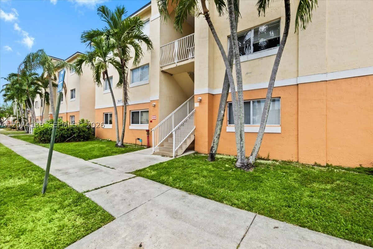 3610 N 56th Ave – photo 3