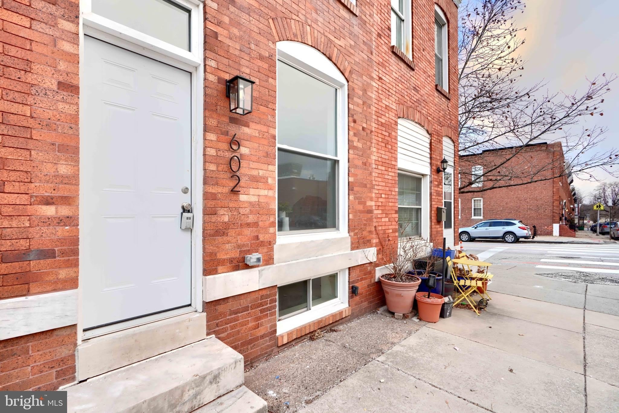 602 S STREEPER Street – photo 2