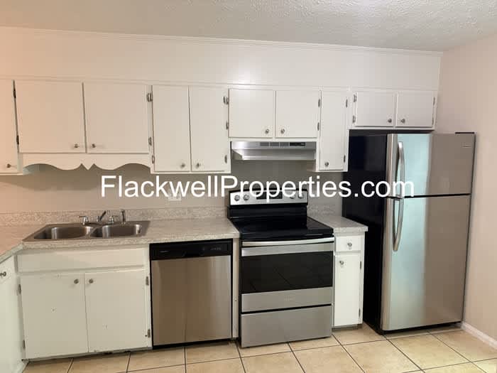 5161 Spring Street – photo 1