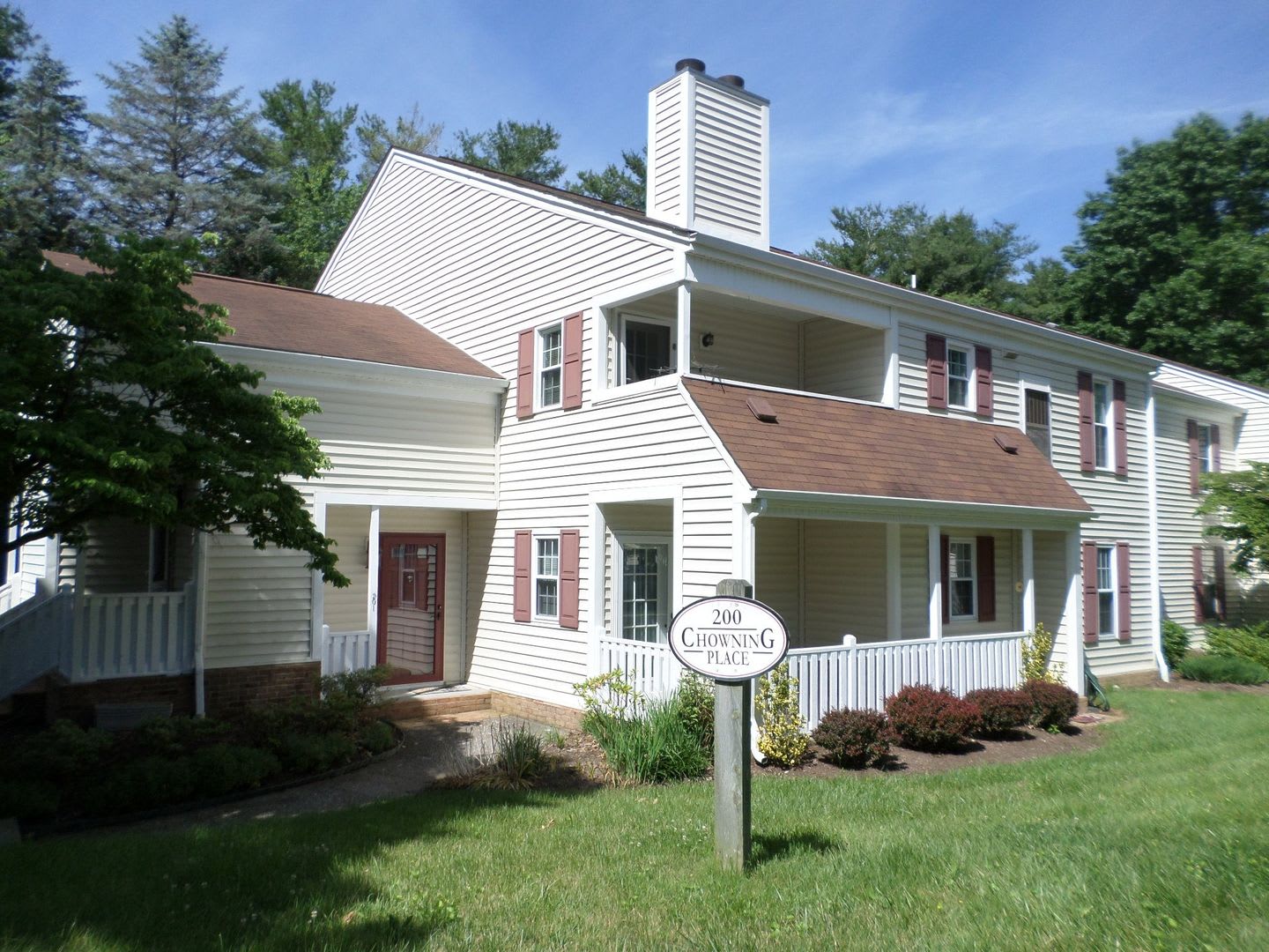 2 Bedroom 2 Bath Condo 2 Car Garage – photo 1